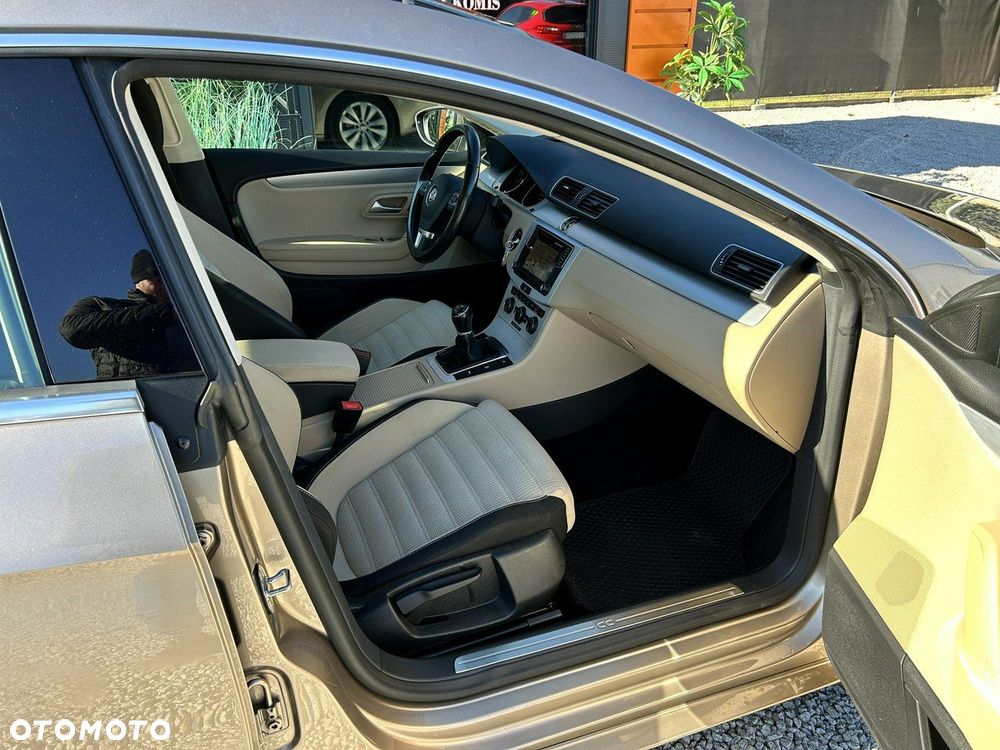 Volkswagen Passat CC - 28