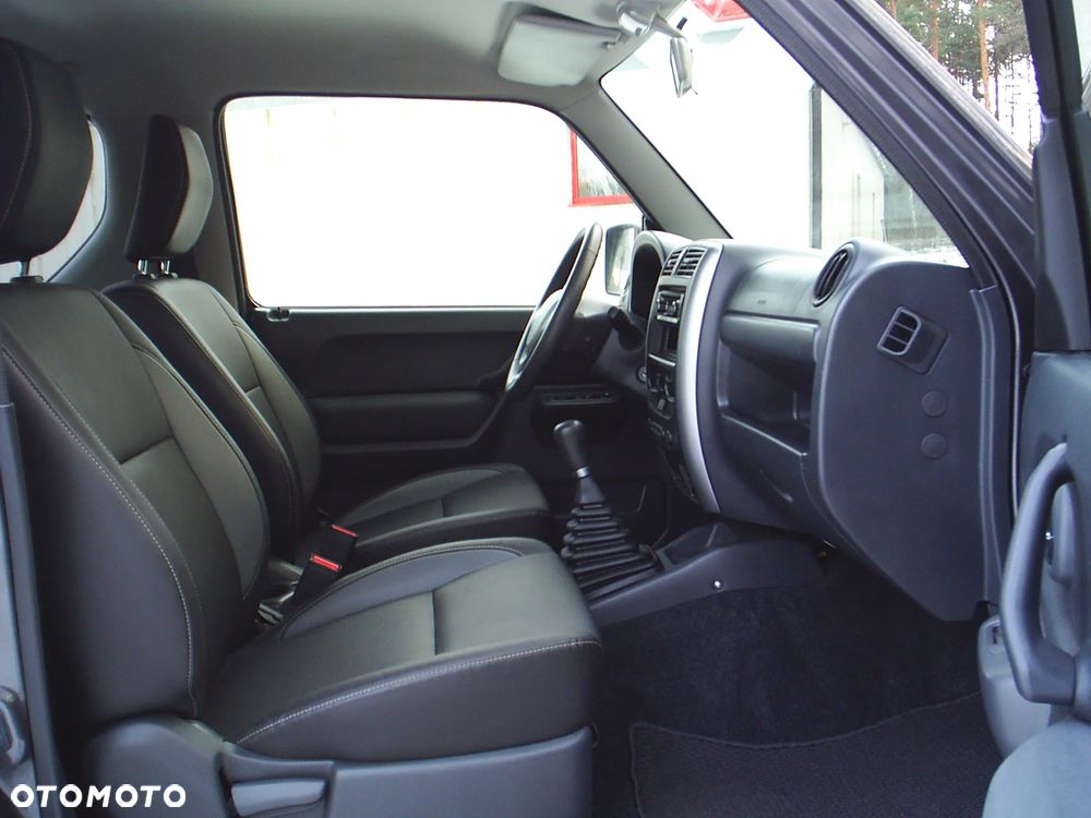 Suzuki Jimny 1.3 JX / Club - 9