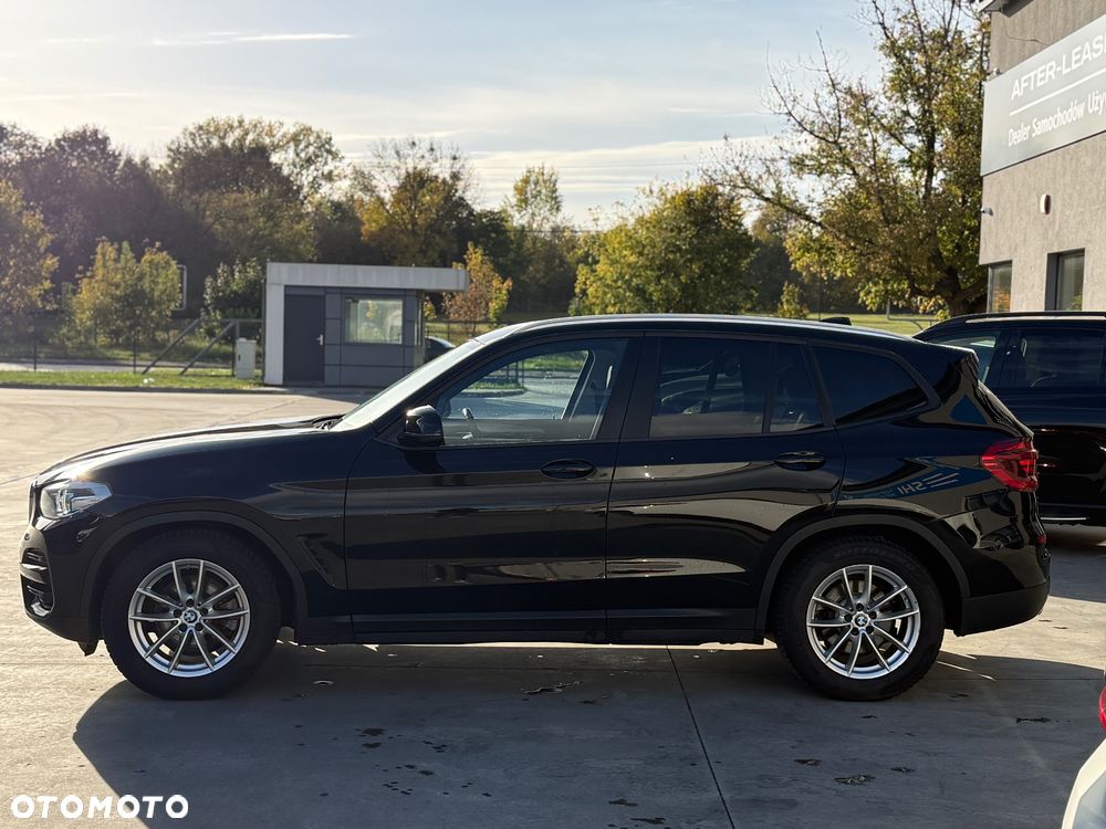 BMW X3 xDrive20i Advantage - 9
