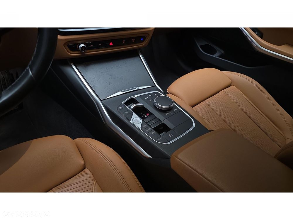 BMW Seria 3 320d xDrive Sport - 22