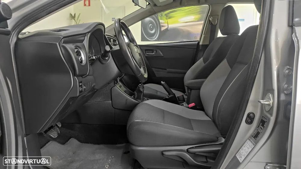 Toyota Auris - 17