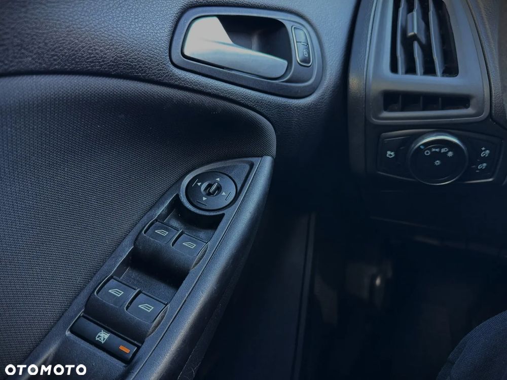 Ford Focus - 16