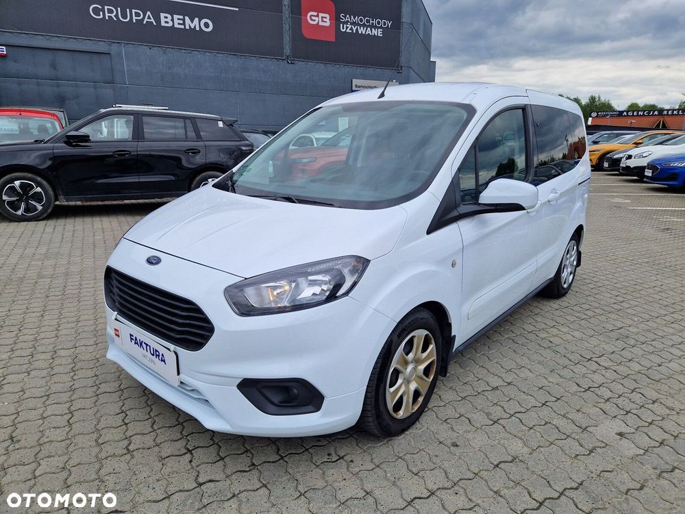 Ford Transit Courier - 4