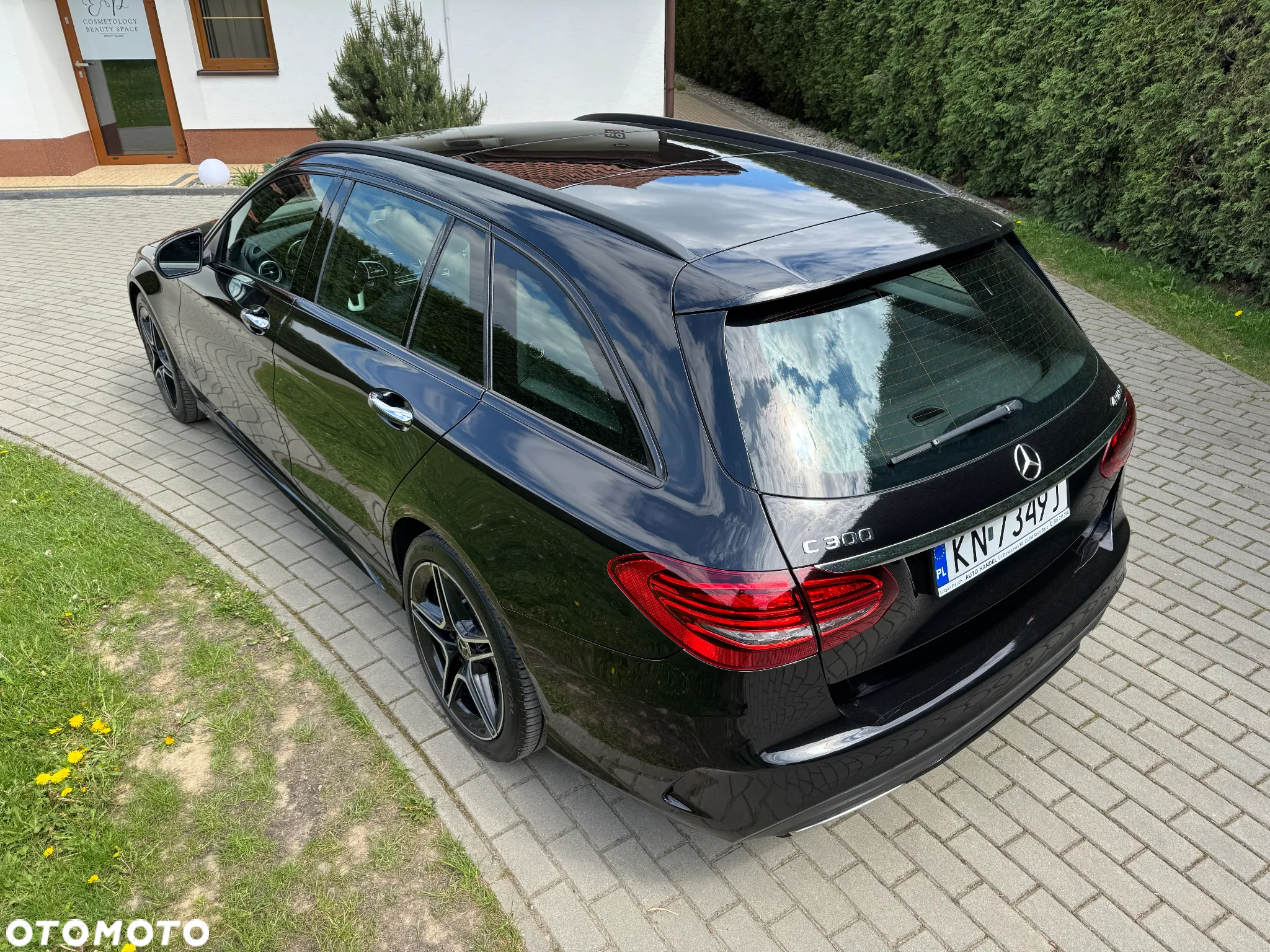 Mercedes-Benz Klasa C 300 4Matic T 9G-TRONIC - 12