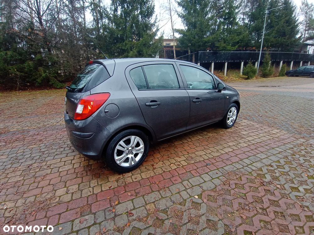 Opel Corsa 1.2 16V Cosmo - 13