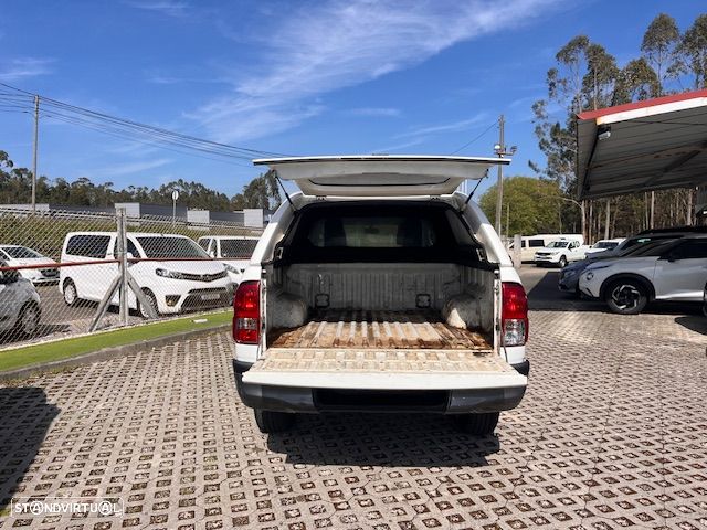 Toyota HILUX 4X4 CLUB C/FULL BOX - 6