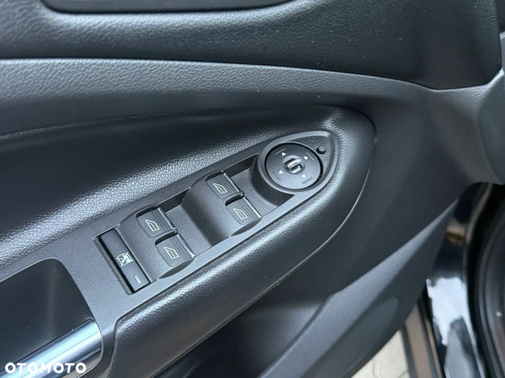 Ford Kuga 2.0 TDCi 2x4 Individual - 26
