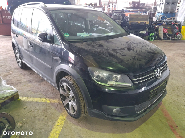 VW Turan Cross 1T3 PRZÓD z Niemiec