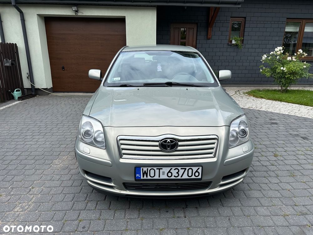 Toyota Avensis - 4