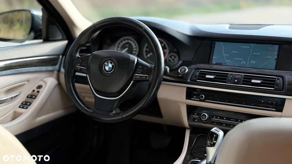 BMW Seria 5 530d xDrive - 31