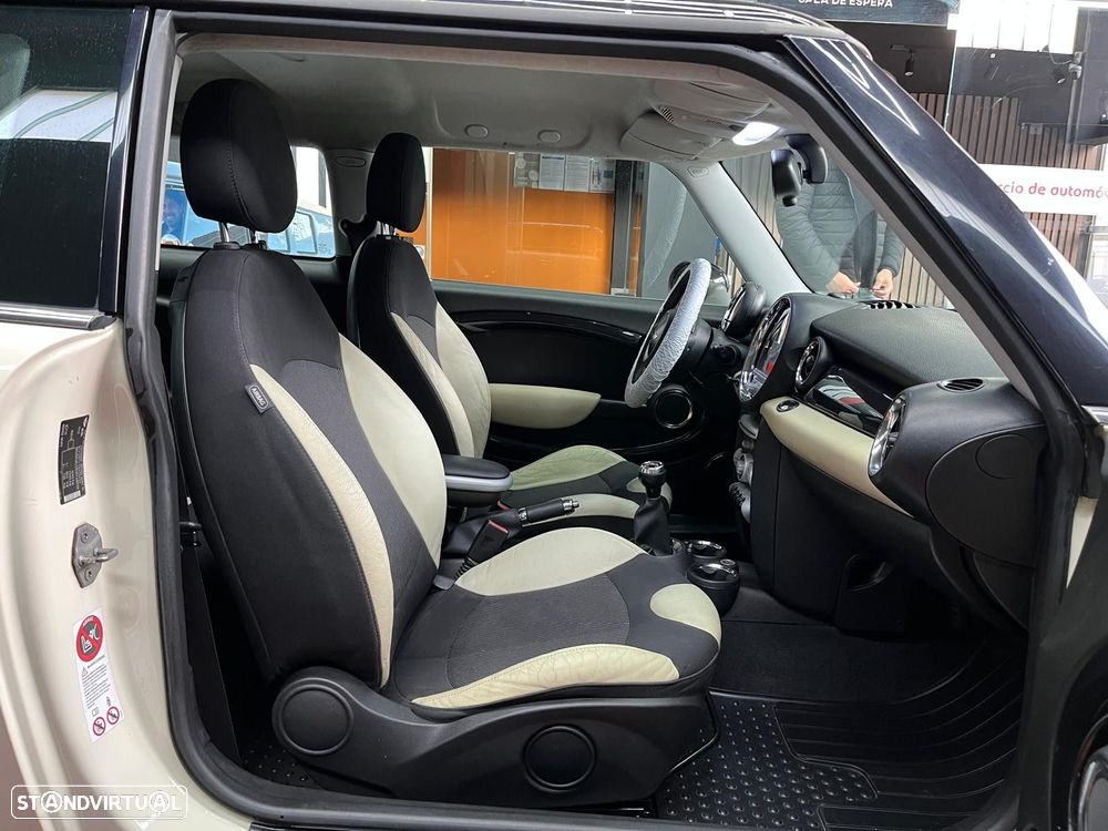 MINI 3 Portas Cooper D - 10