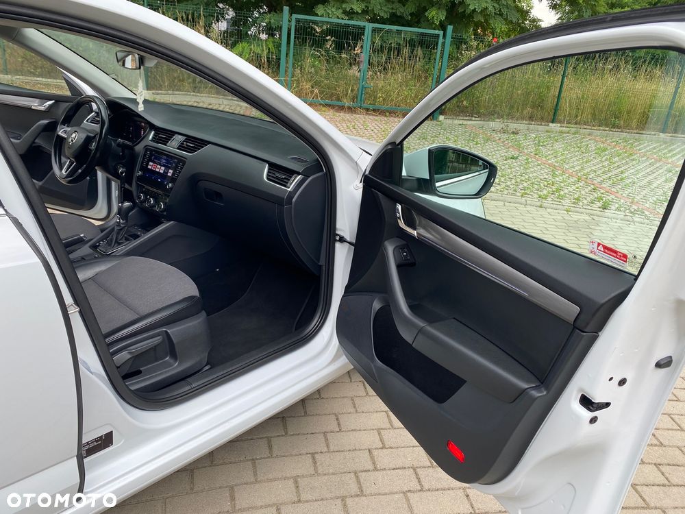 Skoda Octavia Combi 1.6 TDI DSG Premium Edition - 30