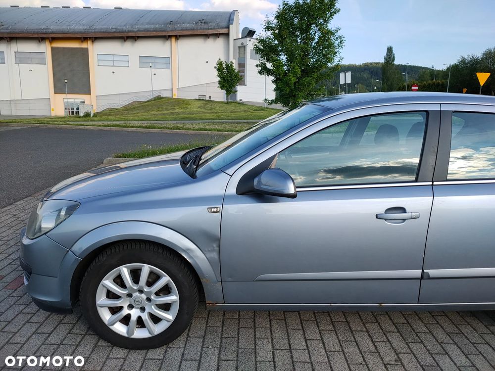 Opel Astra 1.9 CDTI - 9