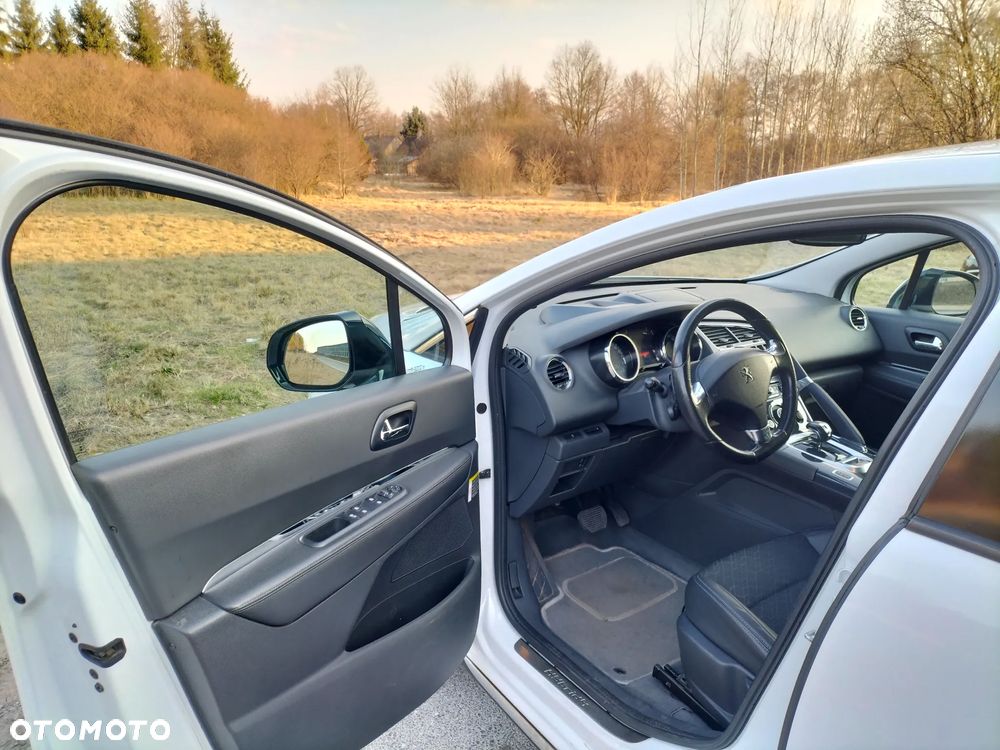 Peugeot 3008 Hybrid4 - 6