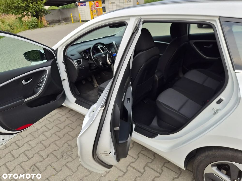 Hyundai i30 1.6 CRDI Intro Edition - 3