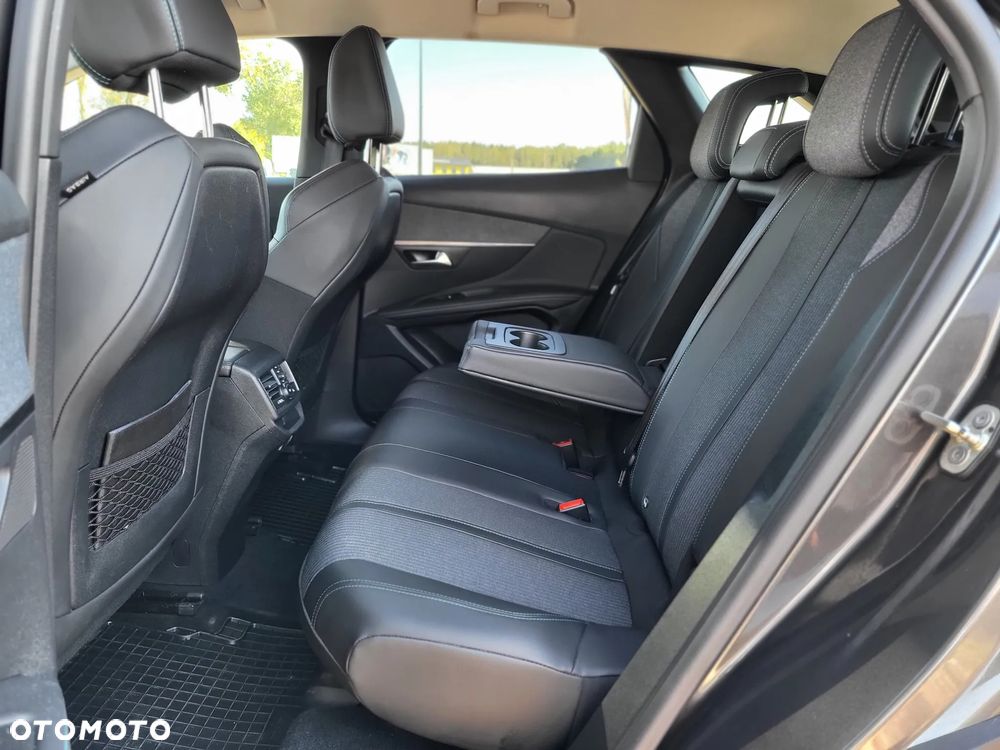Peugeot 3008 1.2 PureTech Allure S&S EAT8 - 20