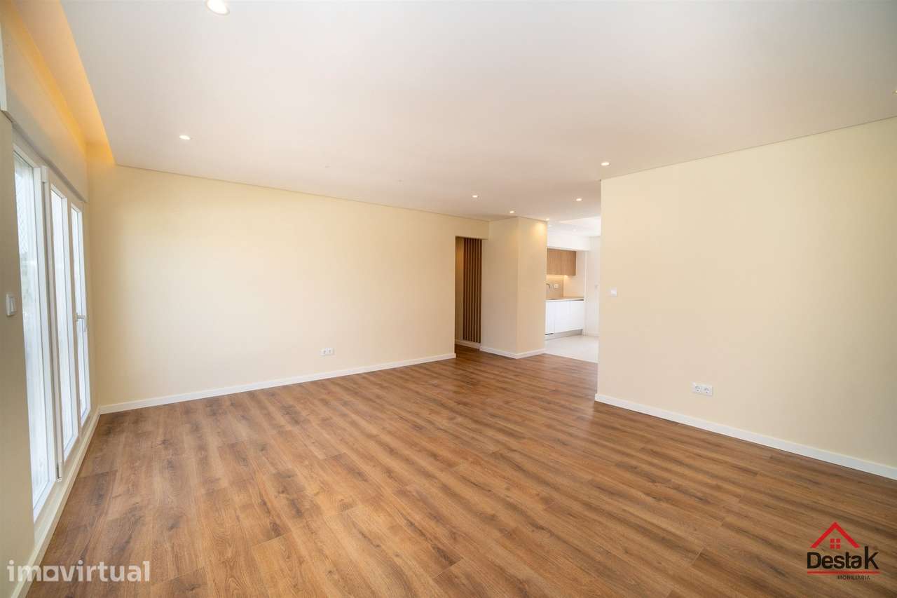 Apartamento T3 Totalmente Renovado em Mira Sintra - Grande imagem: 2/24