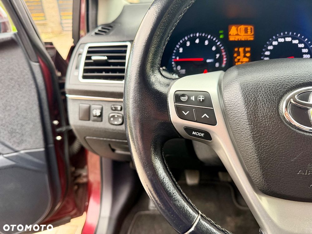 Toyota Avensis 1.8 Sol NAVI - 17