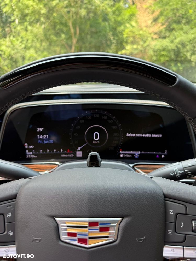 Cadillac Escalade - 19