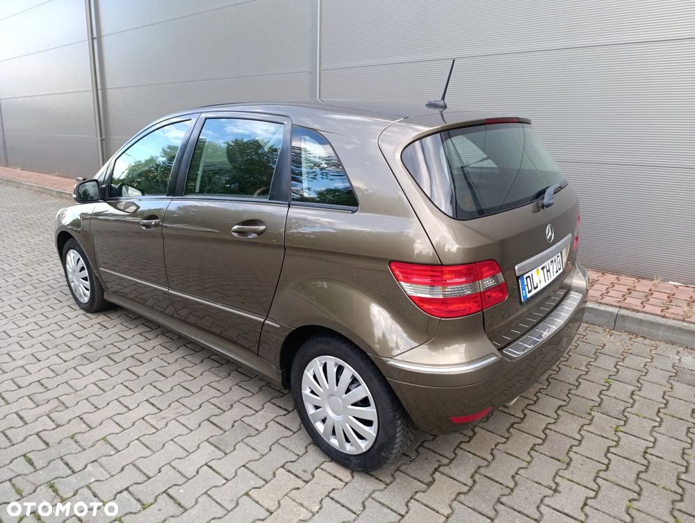 Mercedes-Benz Klasa B 180 - 23