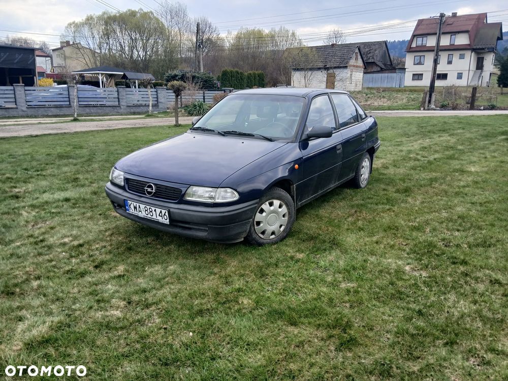 Opel Astra 1.4 GL - 1
