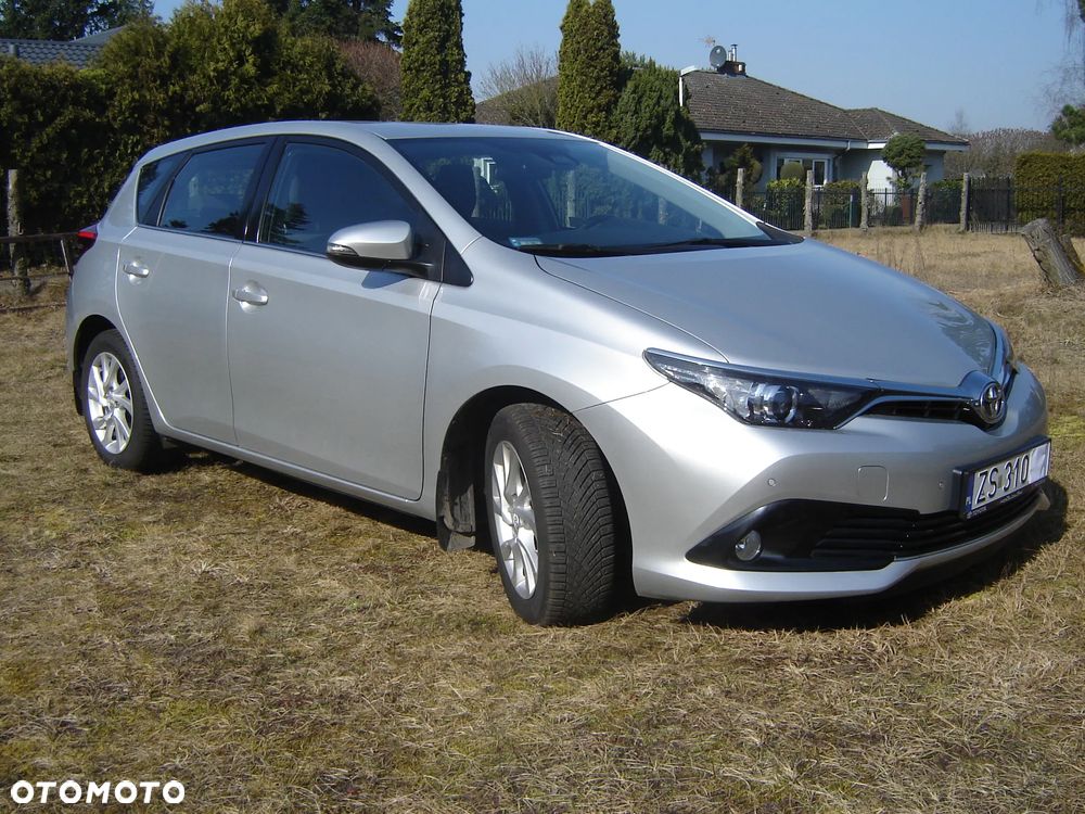 Toyota Auris 1.6 Premium - 3