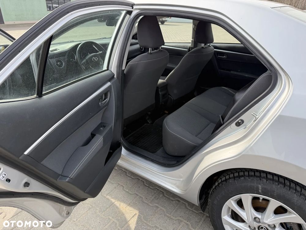 Toyota Corolla 1.6 Classic Plus - 13