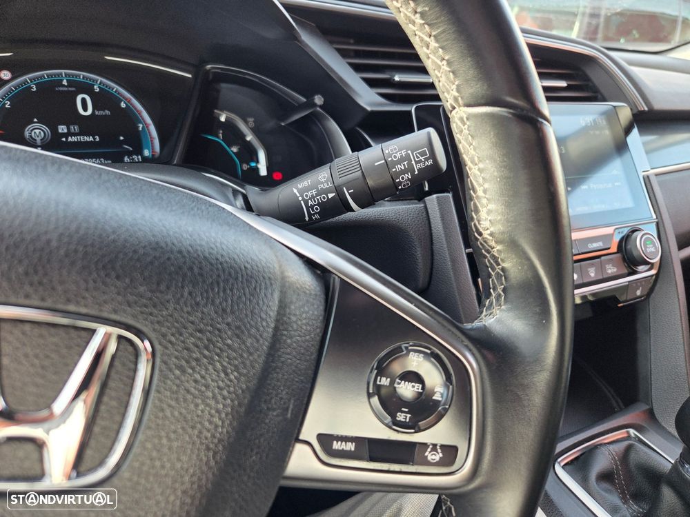 Honda Civic 1.0 i-VTEC Executive - 24