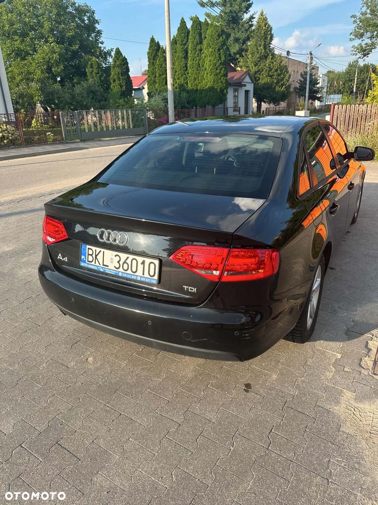 Audi A4 Limousine - 1