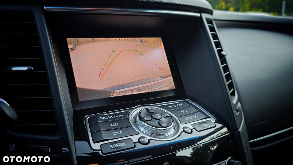 Infiniti QX70 3.7 GT - 28