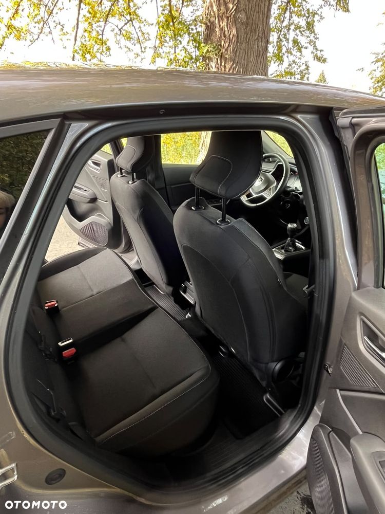 Renault Captur - 23