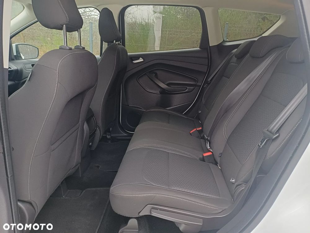 Ford Kuga 1.5 EcoBoost 2x4 Trend - 28