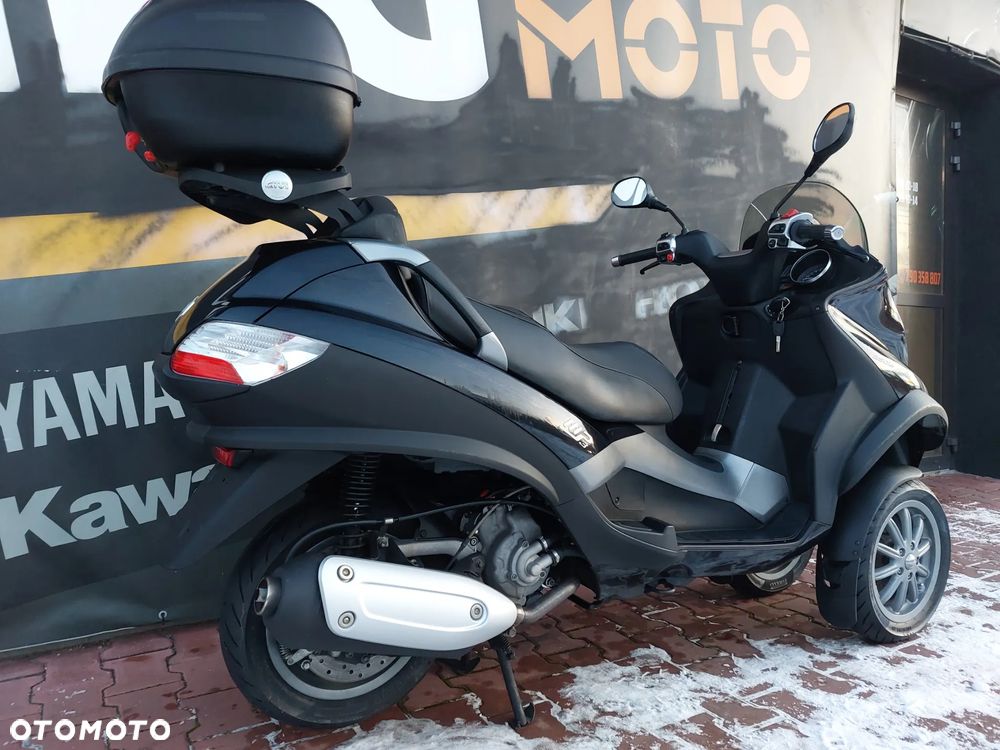Piaggio MP-3 - 4