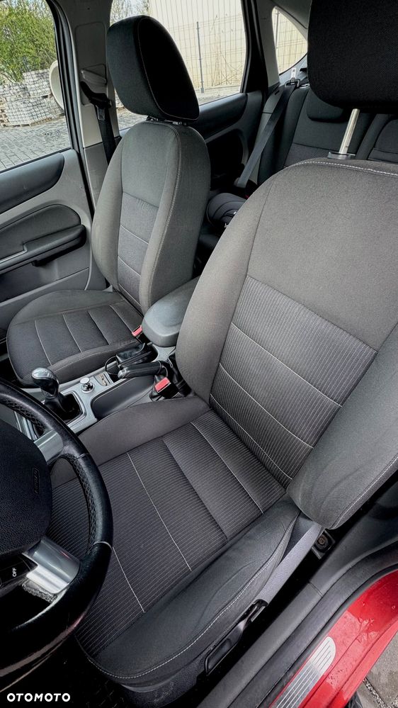 Ford Focus 2.0 16V Style - 12