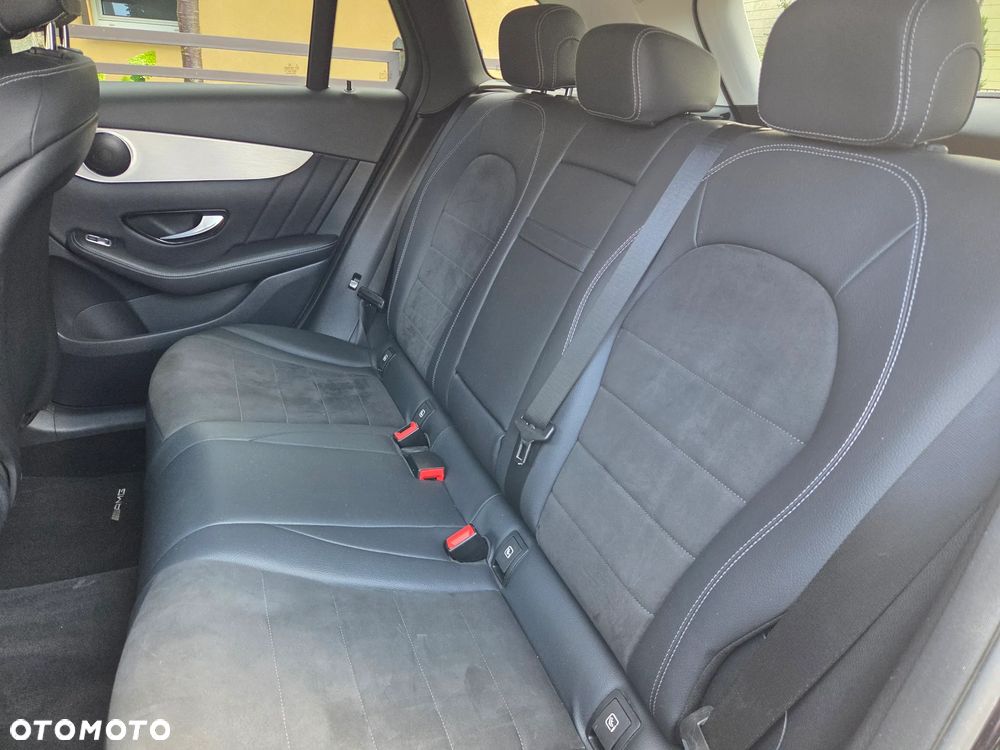 Mercedes-Benz GLC 250 d 4Matic 9G-TRONIC AMG Line - 25