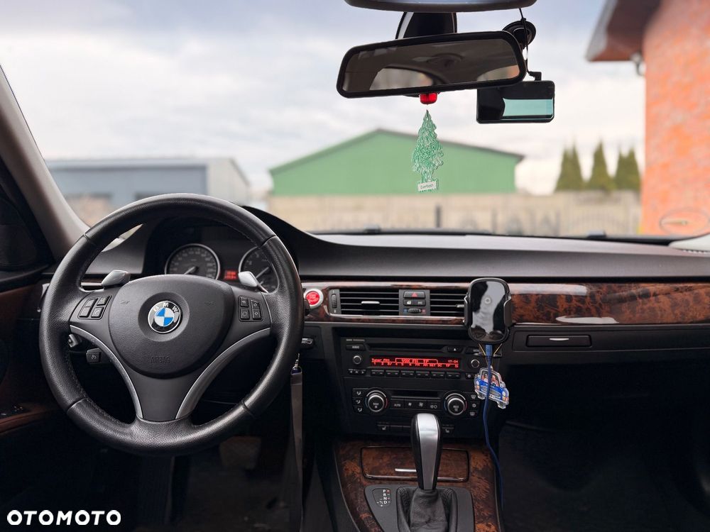 BMW Seria 3 335i xDrive - 7