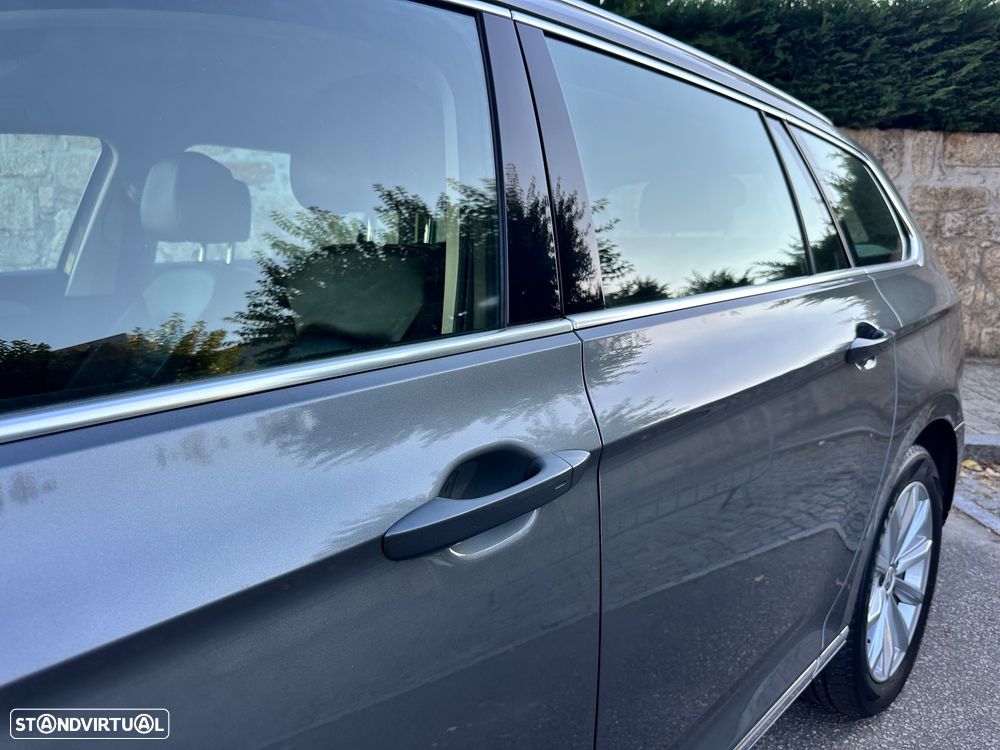 VW Passat Variant 2.0 TDi Highline DSG - 26