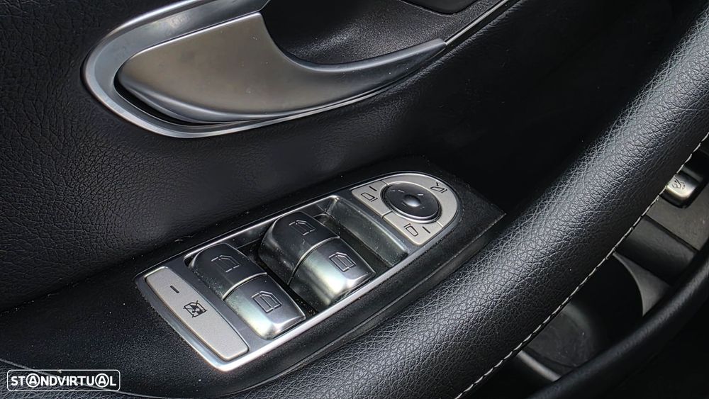 Mercedes-Benz E 300 de AMG Line 4Matic - 36