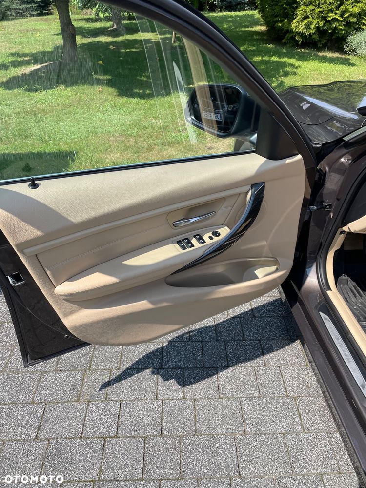 BMW Seria 3 318d Luxury Line - 17