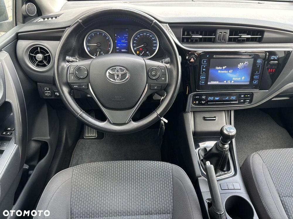 Toyota Corolla 1.6 Comfort - 10