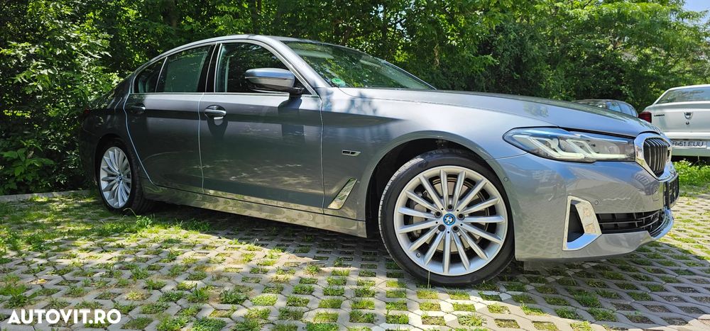 BMW Seria 5 530e xDrive AT PHEV - 25