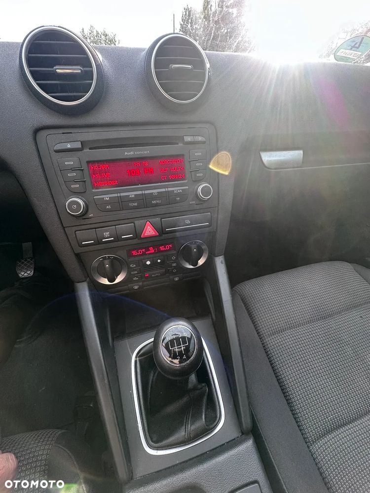 Audi A3 1.6 Ambiente - 2