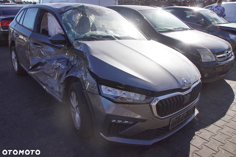 Auto na części - Skoda Scala Lift 1.5 TSI 150 KM DXDB VCF LF7C 2024R Silnik Skrzynia Zderzak Błotnik Klapa Drzwi Szyba Lusterko Lampa Sterownik Moduł Deska Kokpit Wyświetlacz - 2