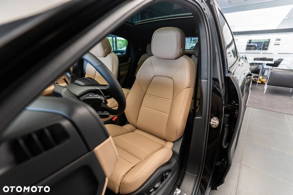 Porsche Cayenne E-Hybrid PHEV Black Edition - 11