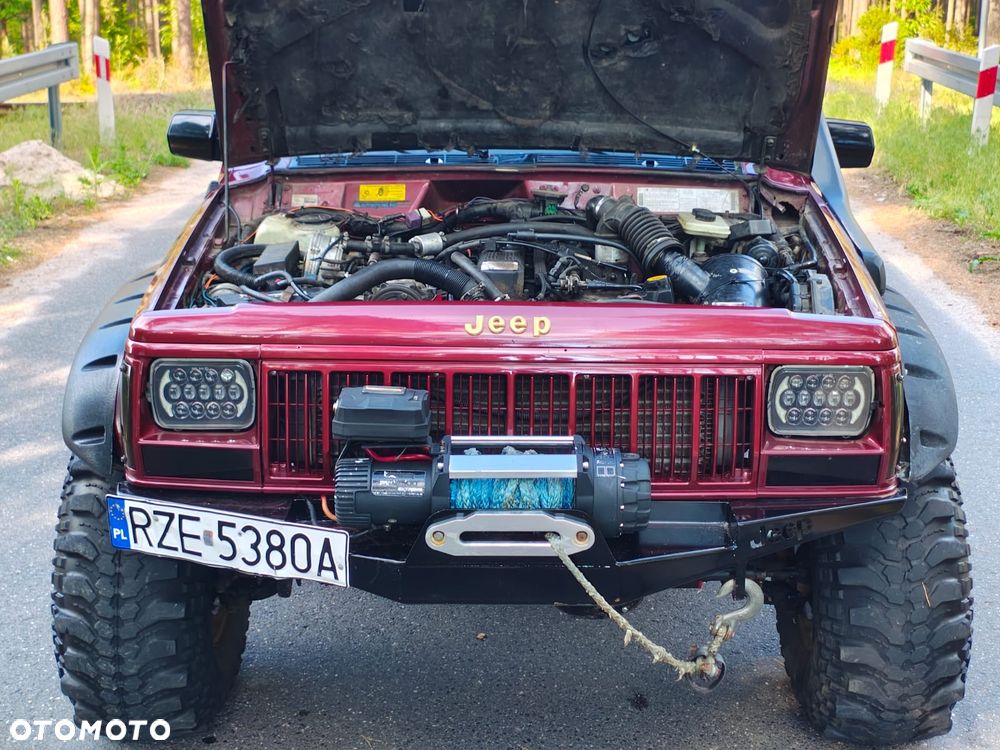 Jeep Cherokee - 40