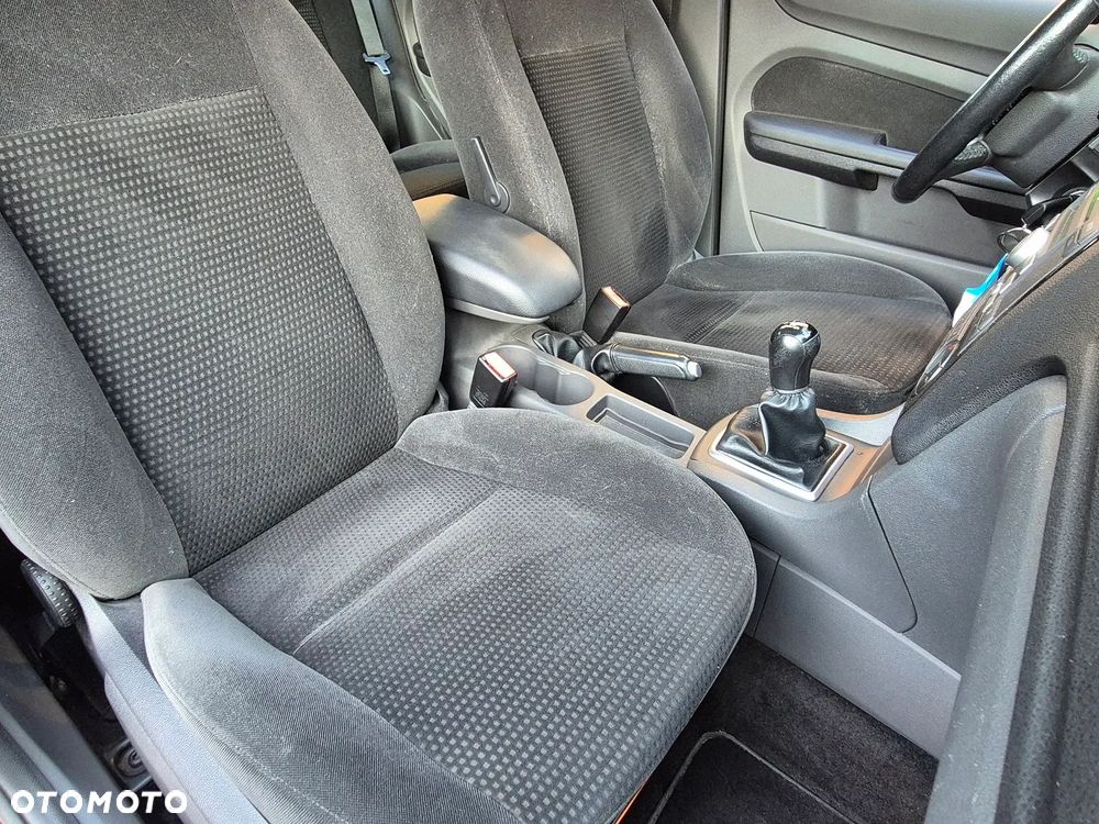 Ford Focus 1.6 16V Ghia - 26