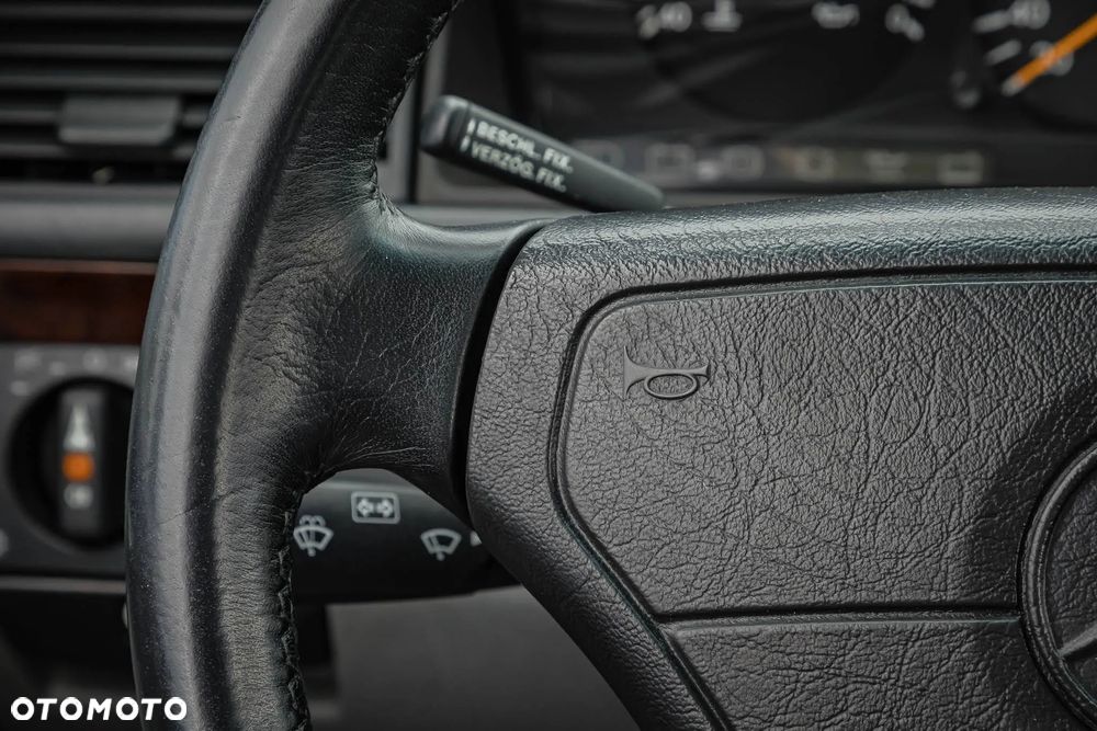 Mercedes-Benz W124 (1984-1993) - 33