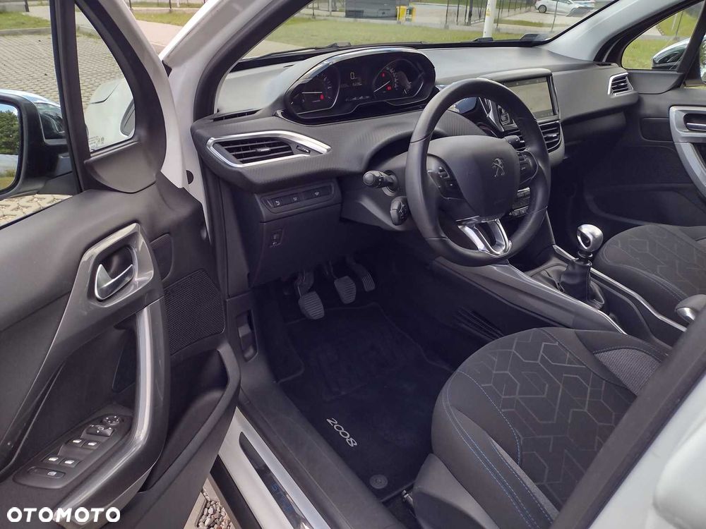 Peugeot 2008 - 6