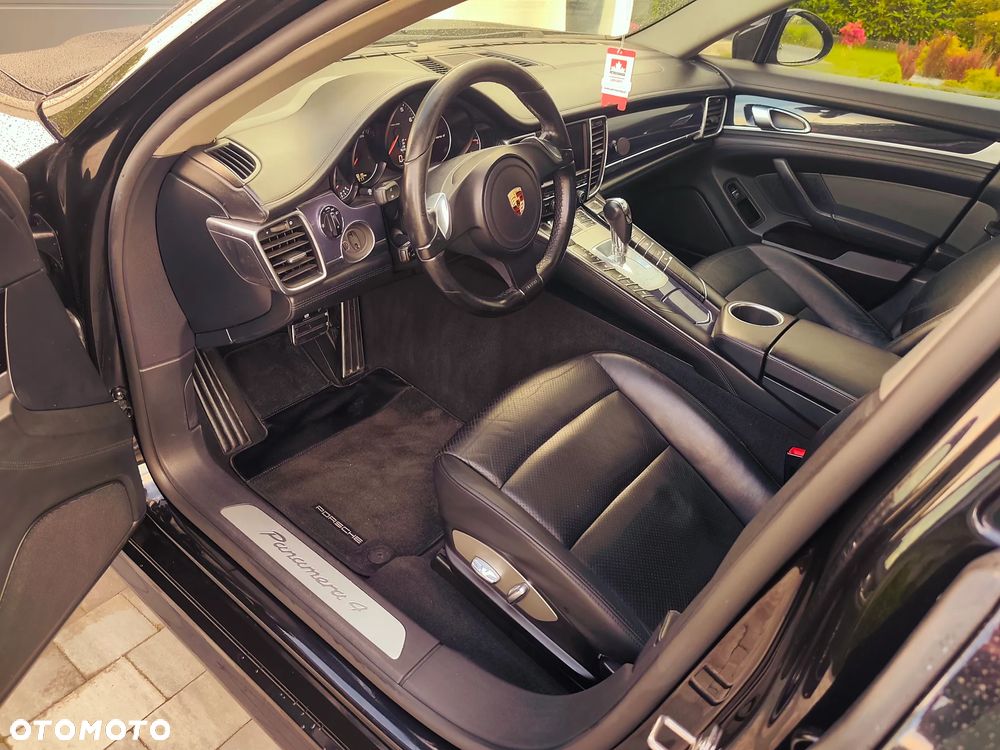 Porsche Panamera 4 PDK - 30