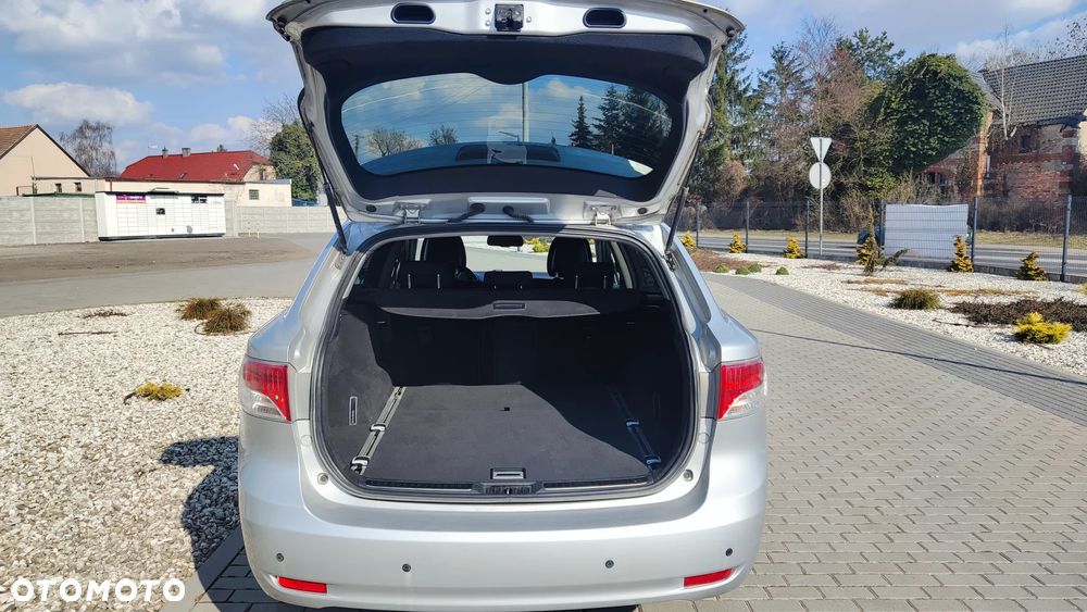 Toyota Avensis 2.0 D-4D Sol - 34